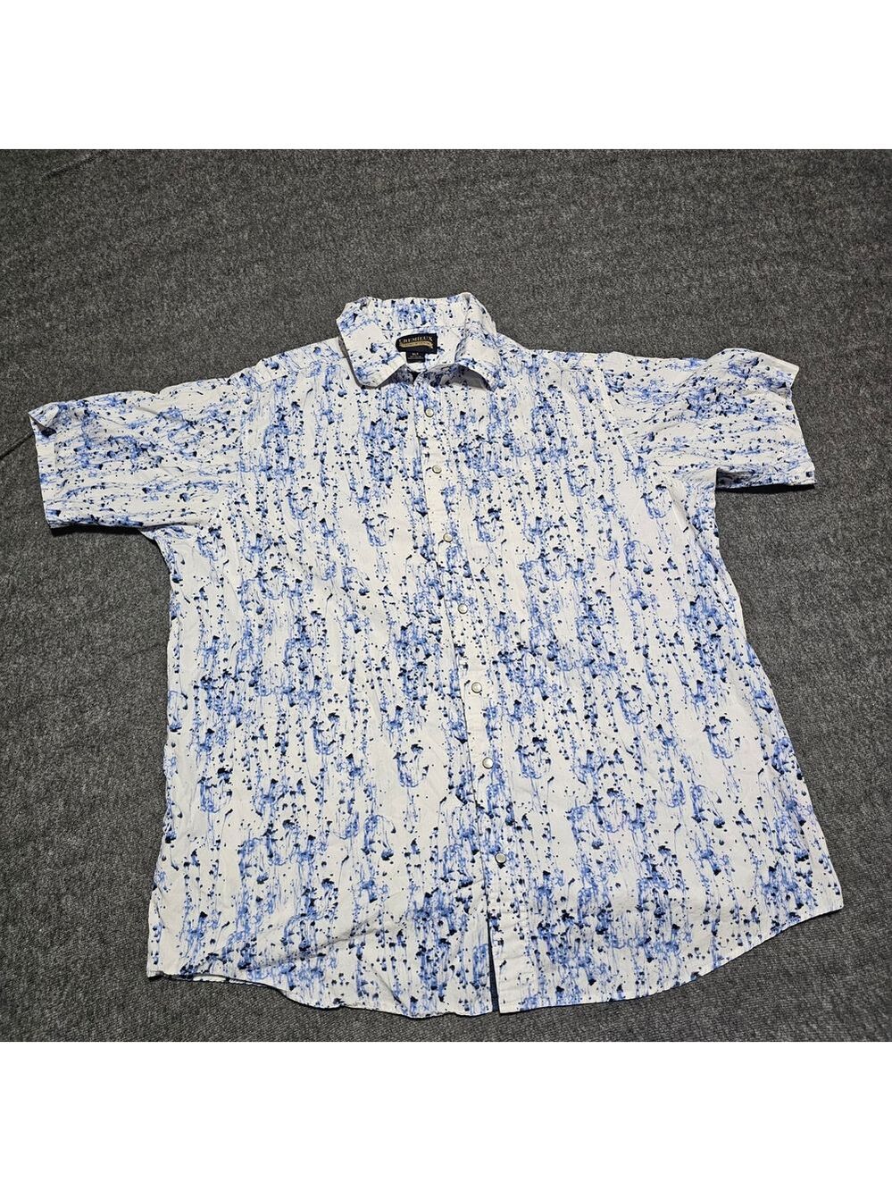 Daniel Cremieux Men's Shirt with Blue and White Pattern